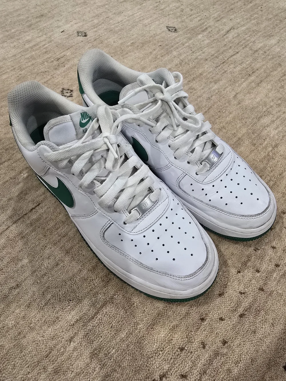 Nike Air Force 1 Low - White with Green Swoosh